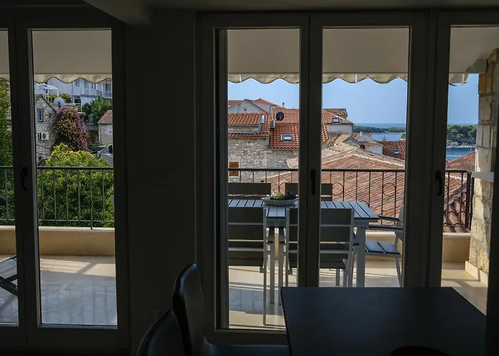 Penthouse In Old Dalmatian House - Flybridge